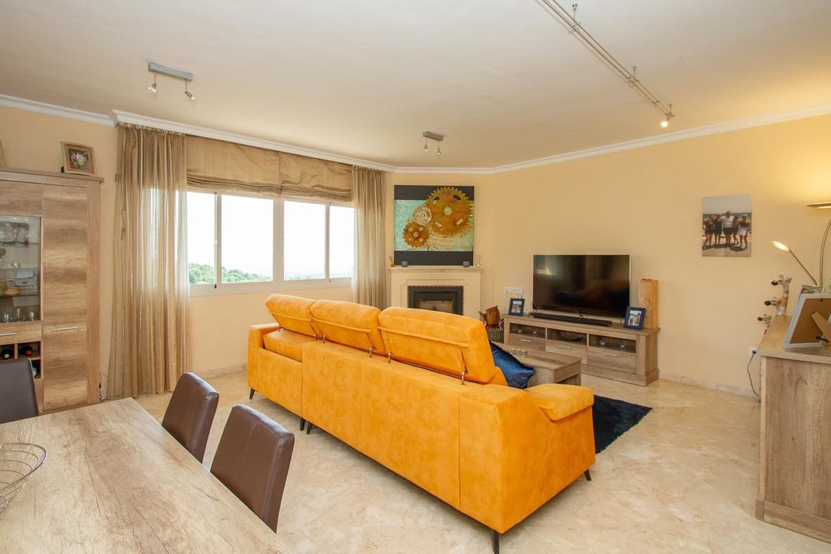 Penthouse in La Mairena — photo 3 of 10