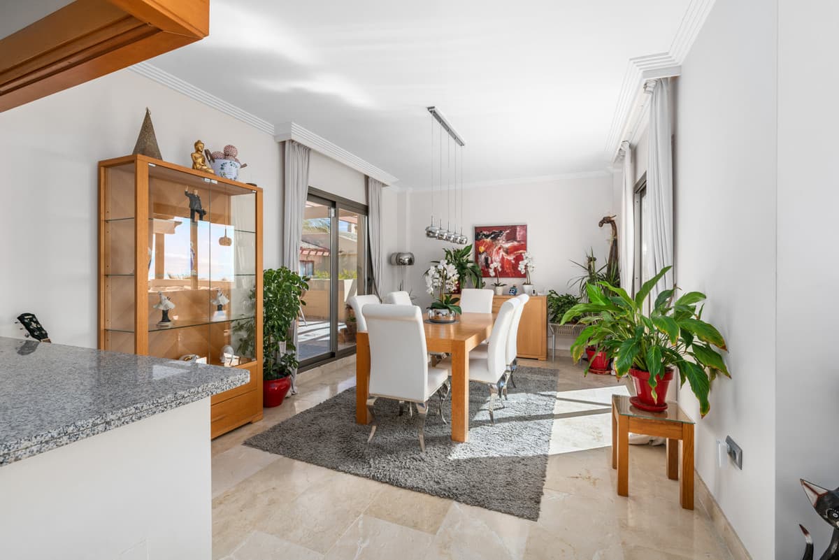 Penthouse in Benahavís — photo 3 of 10