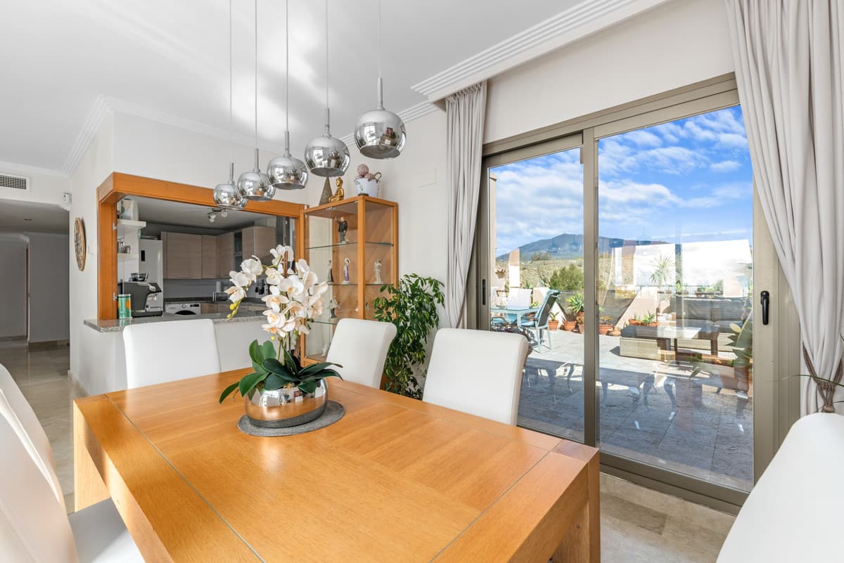 Penthouse in Benahavís — photo 6 of 10