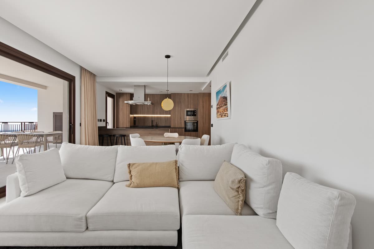 Middle Floor Apartment in Istán — photo 7 of 10
