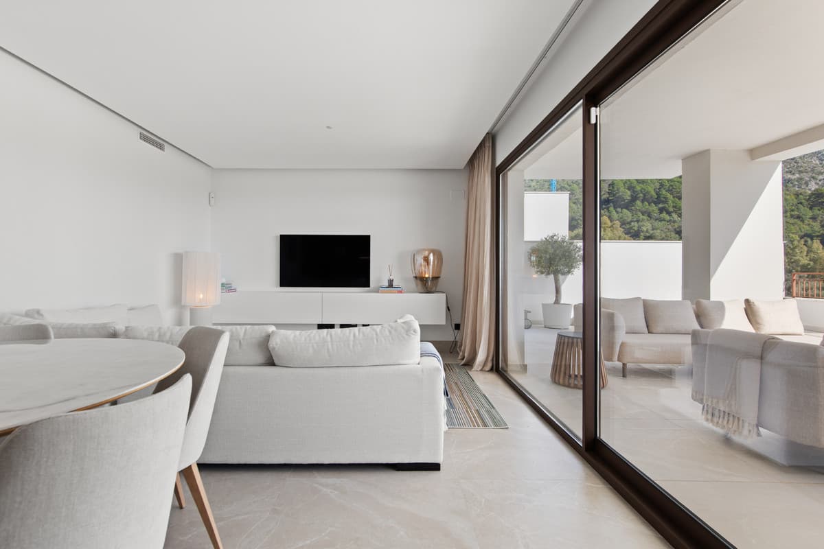 Middle Floor Apartment in Istán — photo 8 of 10