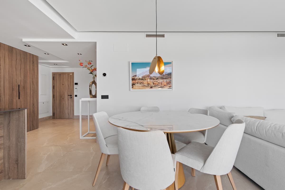 Middle Floor Apartment in Istán — photo 9 of 10