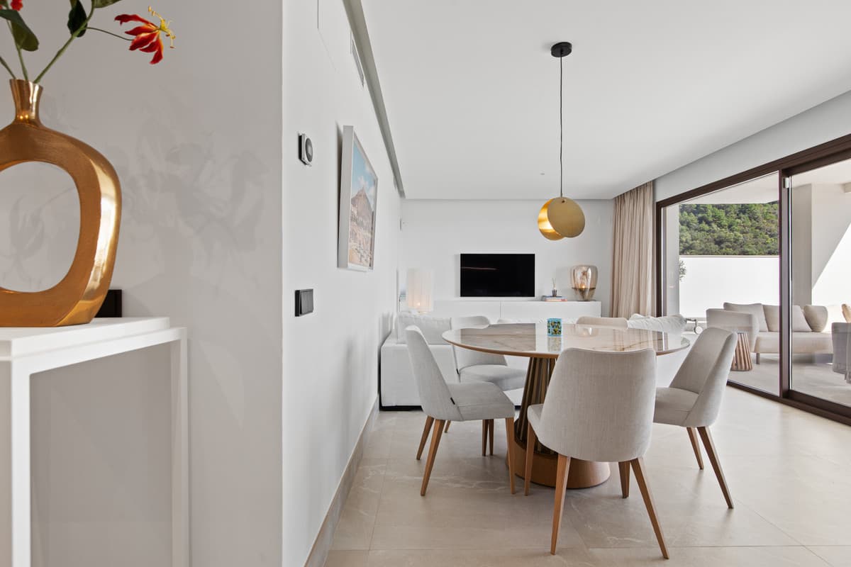 Middle Floor Apartment in Istán — photo 10 of 10