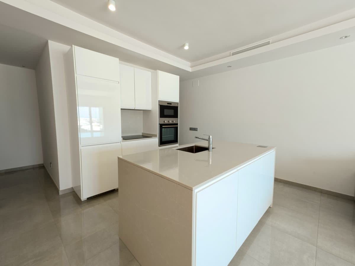 Middle Floor Apartment in Puerto Banús — photo 6 of 10
