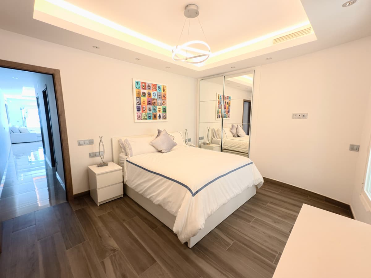 Middle Floor Apartment in Puerto Banús — photo 9 of 10
