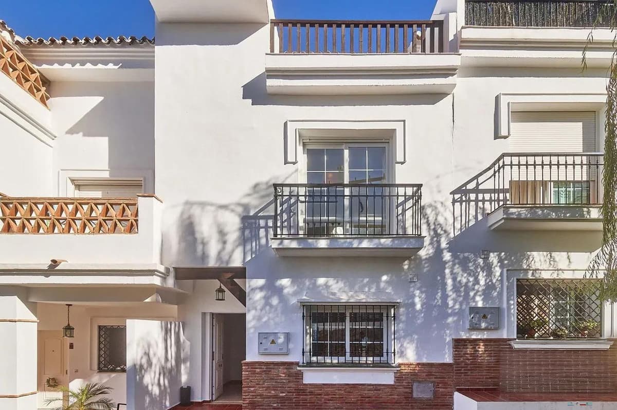 Townhouse in Lauro Golf — photo 1 of 10