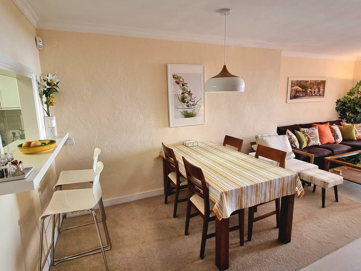 Middle Floor Apartment in Calahonda — photo 10 of 10