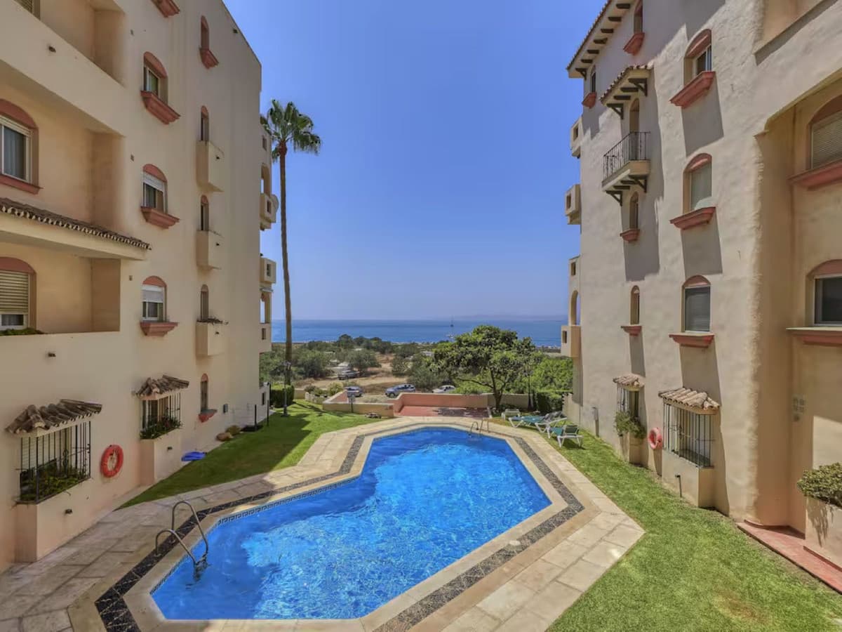 Ground Floor Apartment in Estepona — photo 1 of 10