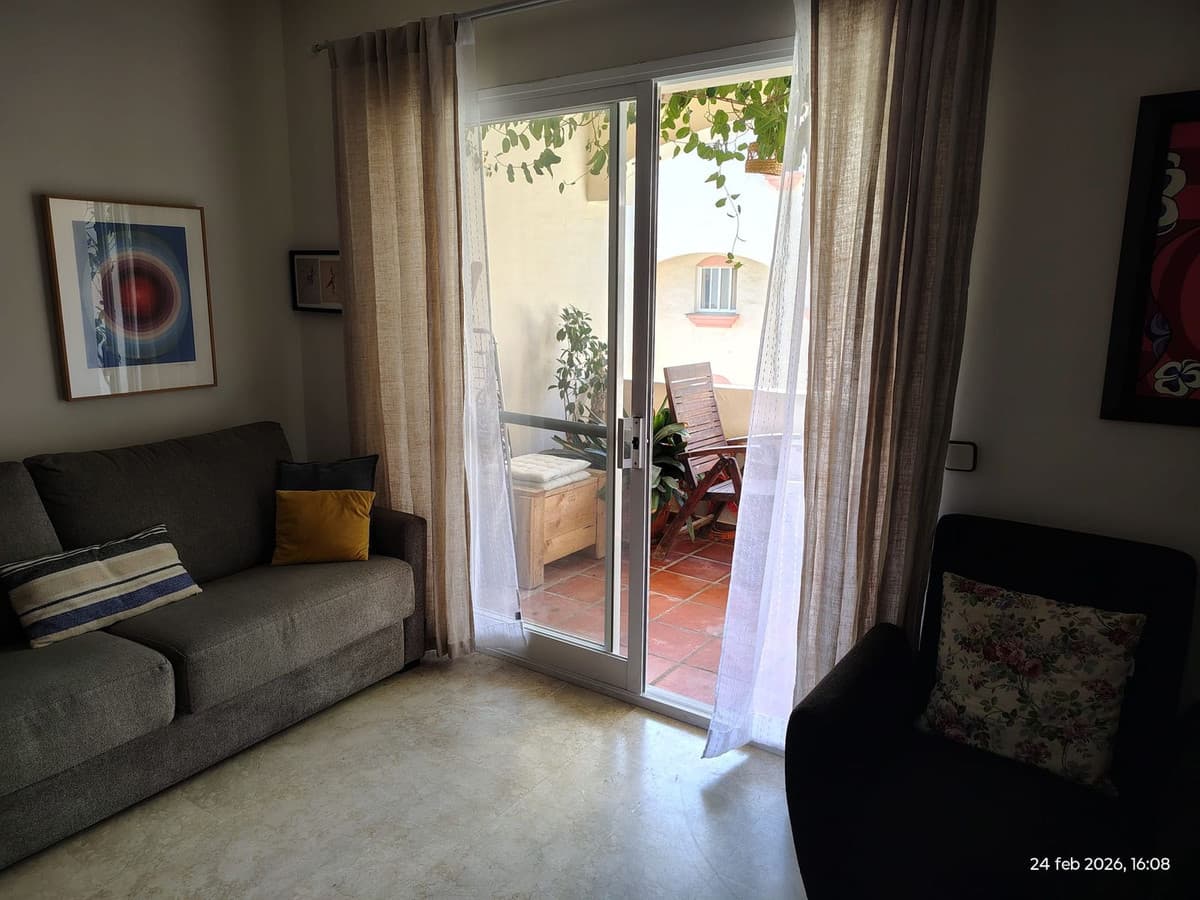 Ground Floor Apartment in Estepona — photo 4 of 10