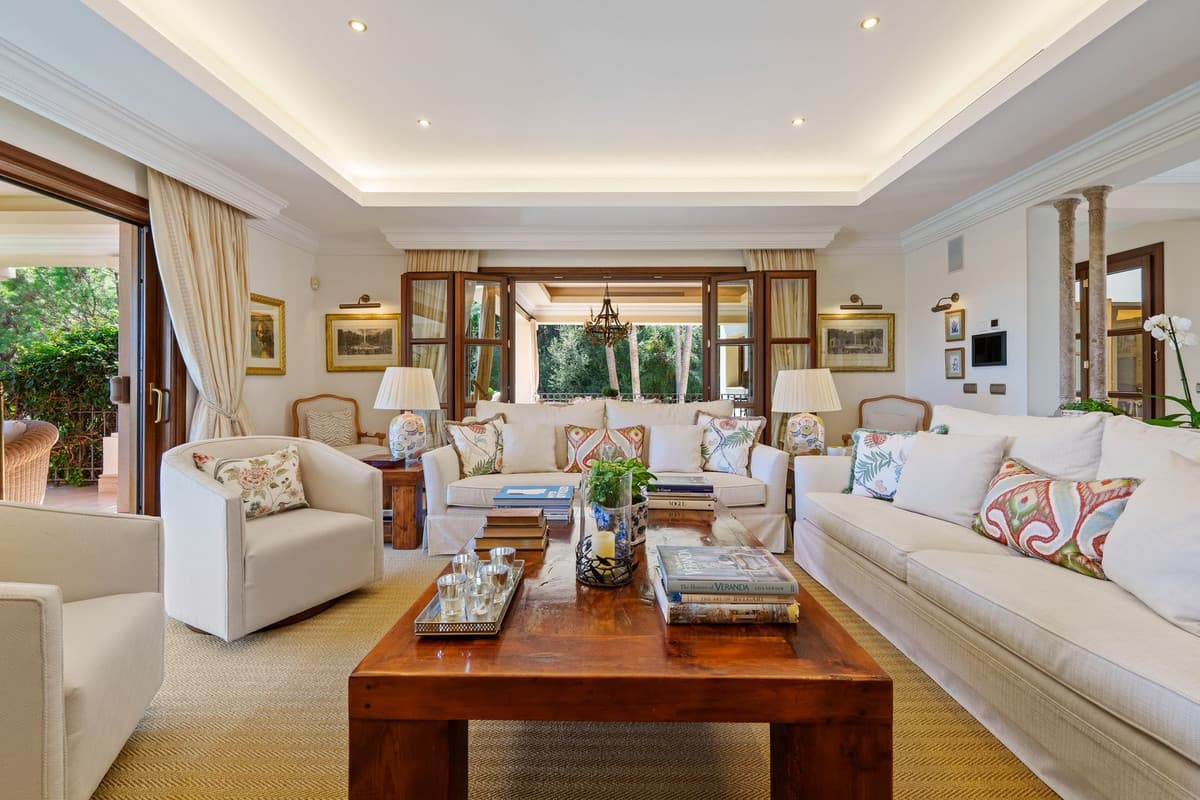 Detached Villa in The Golden Mile — photo 8 of 10