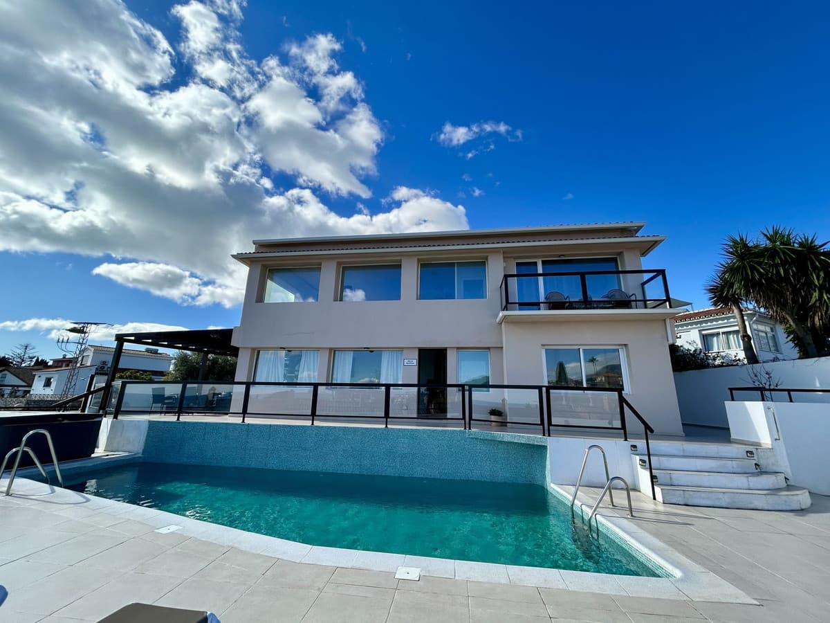 Detached Villa in Torreblanca — photo 1 of 10