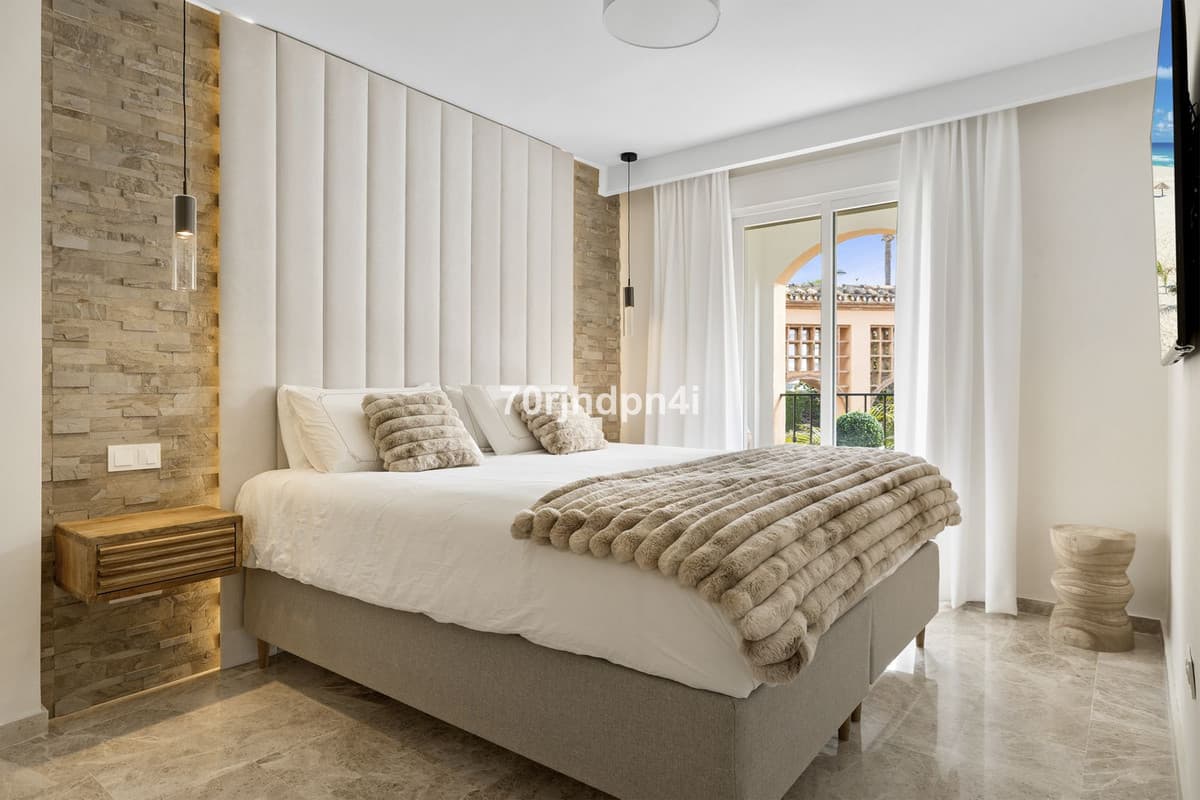 Ground Floor Apartment in Nueva Andalucía — photo 7 of 10