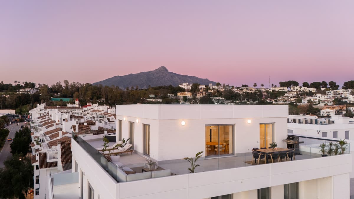 Penthouse in La Campana — photo 1 of 10