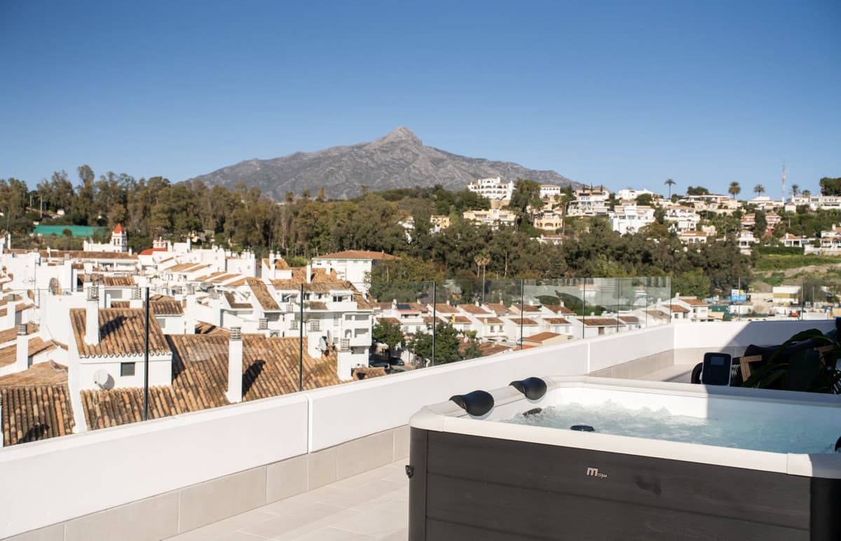 Penthouse in La Campana — photo 2 of 10