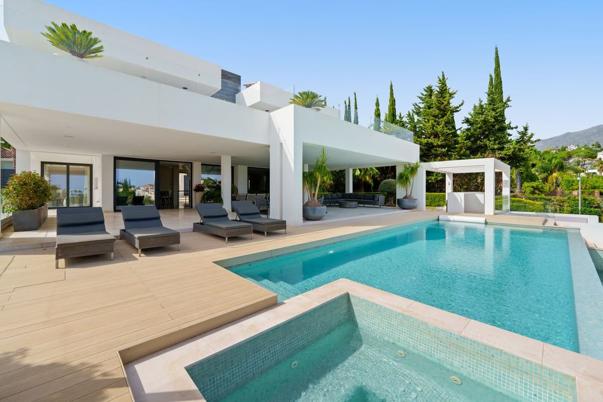 Detached Villa in Nueva Andalucía — photo 4 of 10