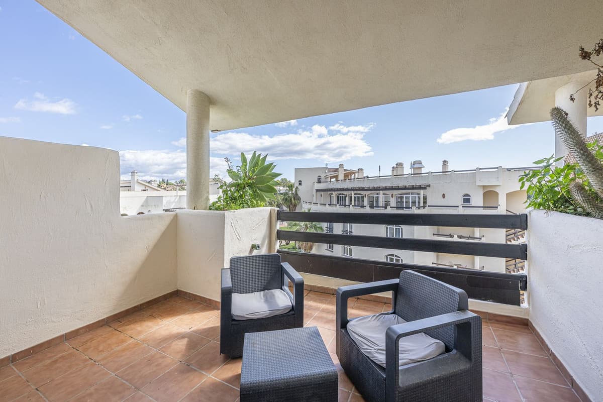 Duplex in El Paraiso — photo 4 of 10