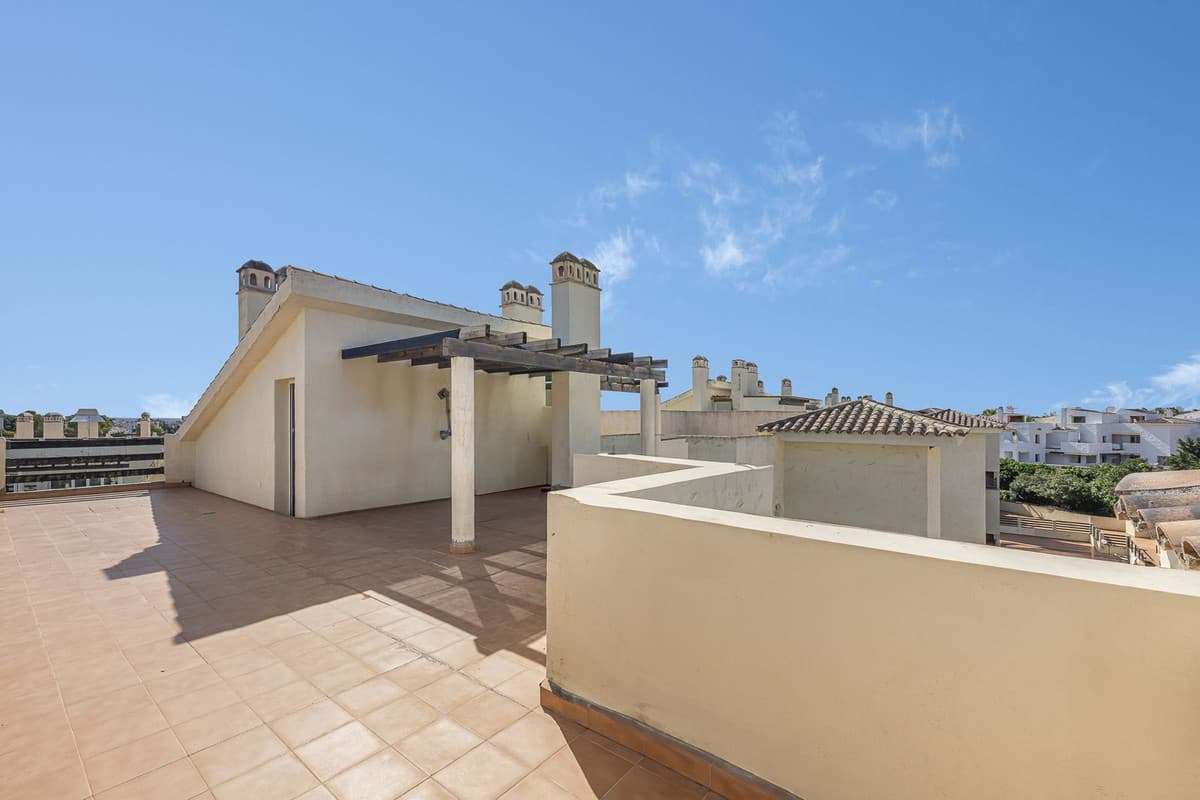 Duplex in El Paraiso — photo 5 of 10