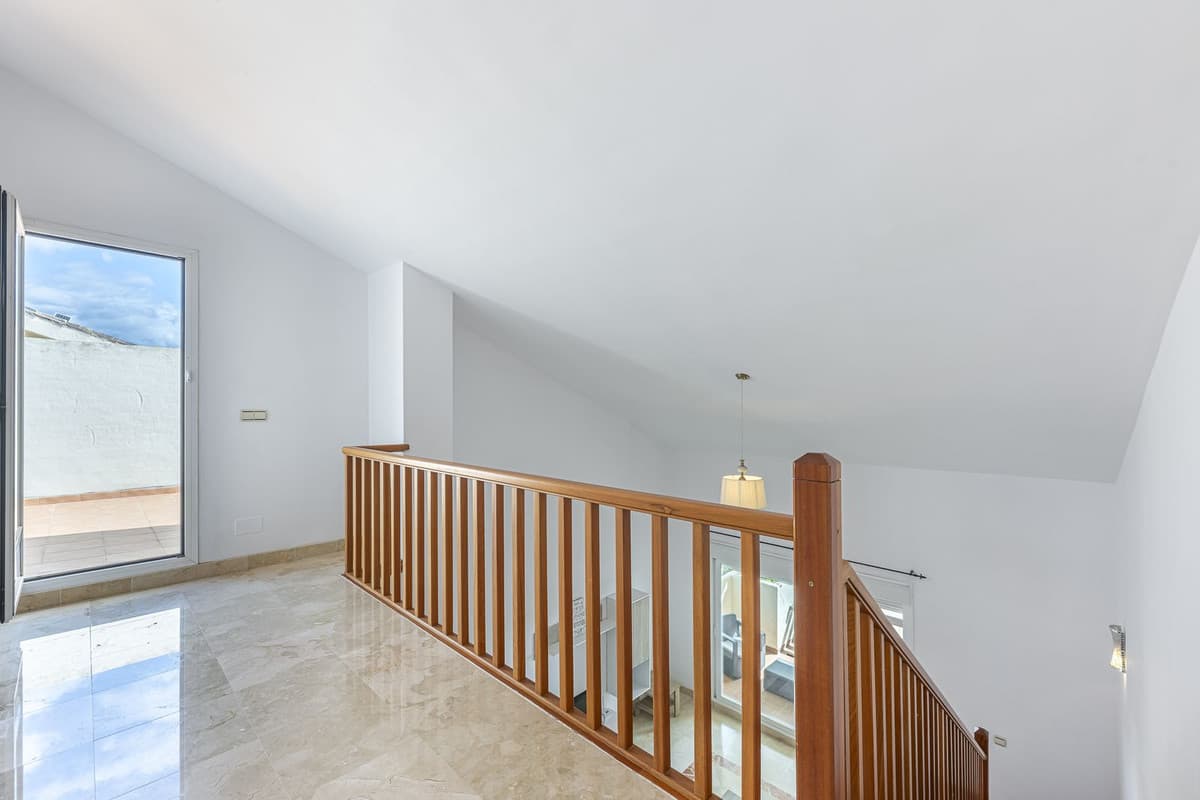Duplex in El Paraiso — photo 9 of 10