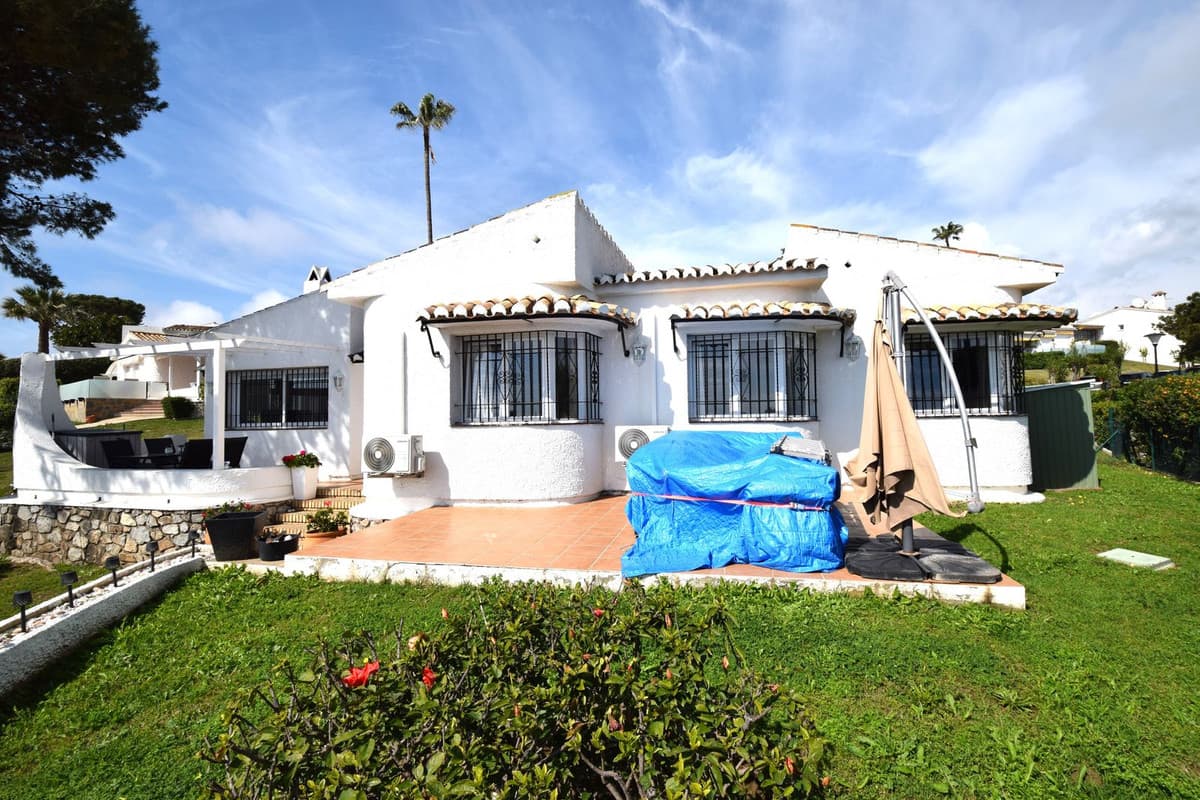Detached Villa in La Cala de Mijas — photo 1 of 10