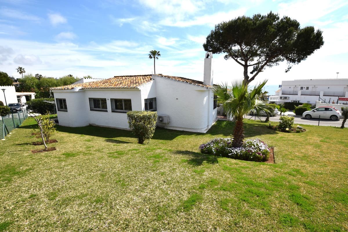 Detached Villa in La Cala de Mijas — photo 2 of 10