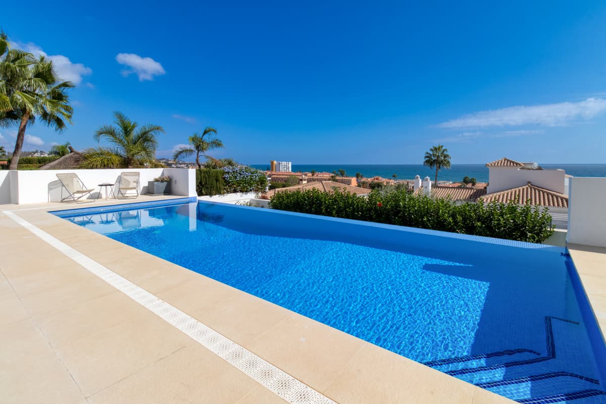 Detached Villa in La Cala de Mijas — photo 1 of 10