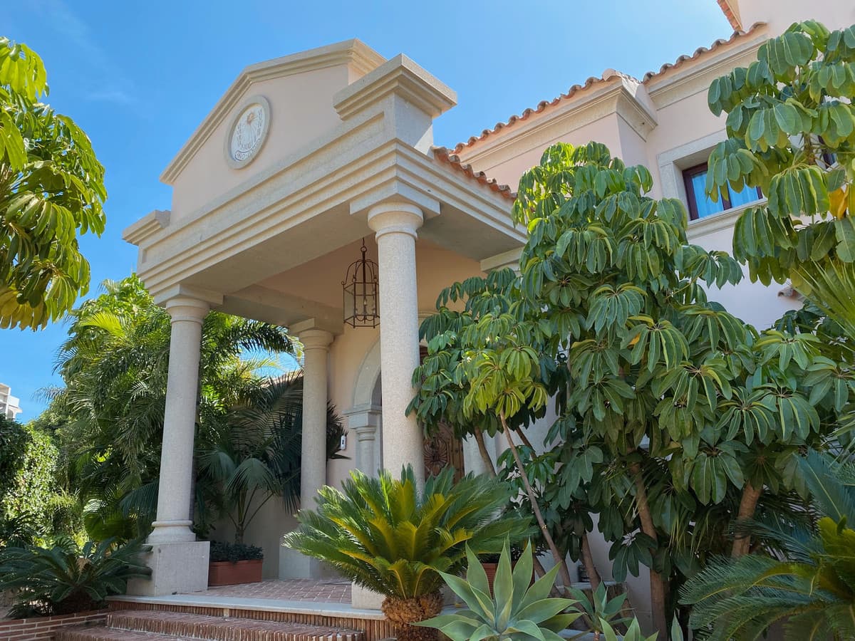 Detached Villa in Los Flamingos — photo 1 of 10