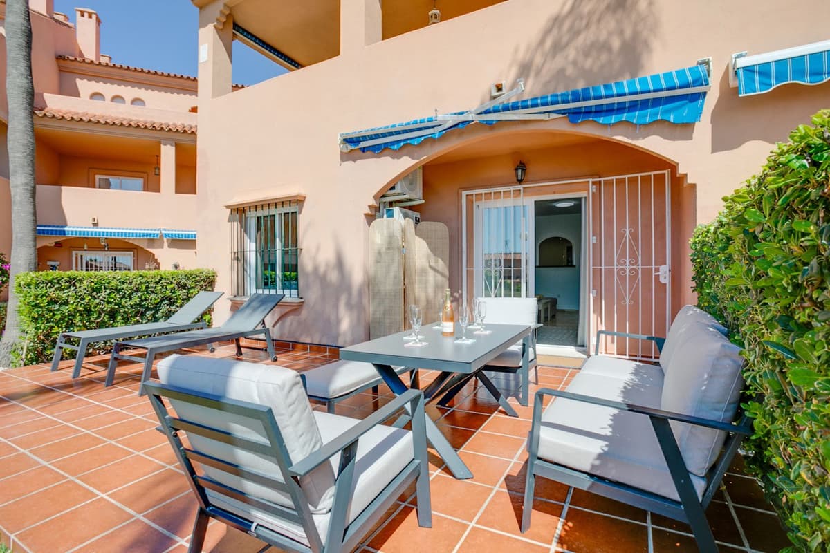 Ground Floor Apartment in Estepona — photo 1 of 10