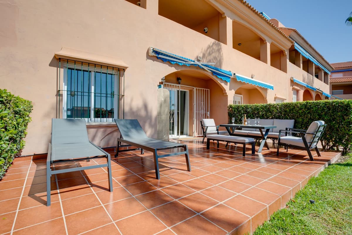 Ground Floor Apartment in Estepona — photo 2 of 10