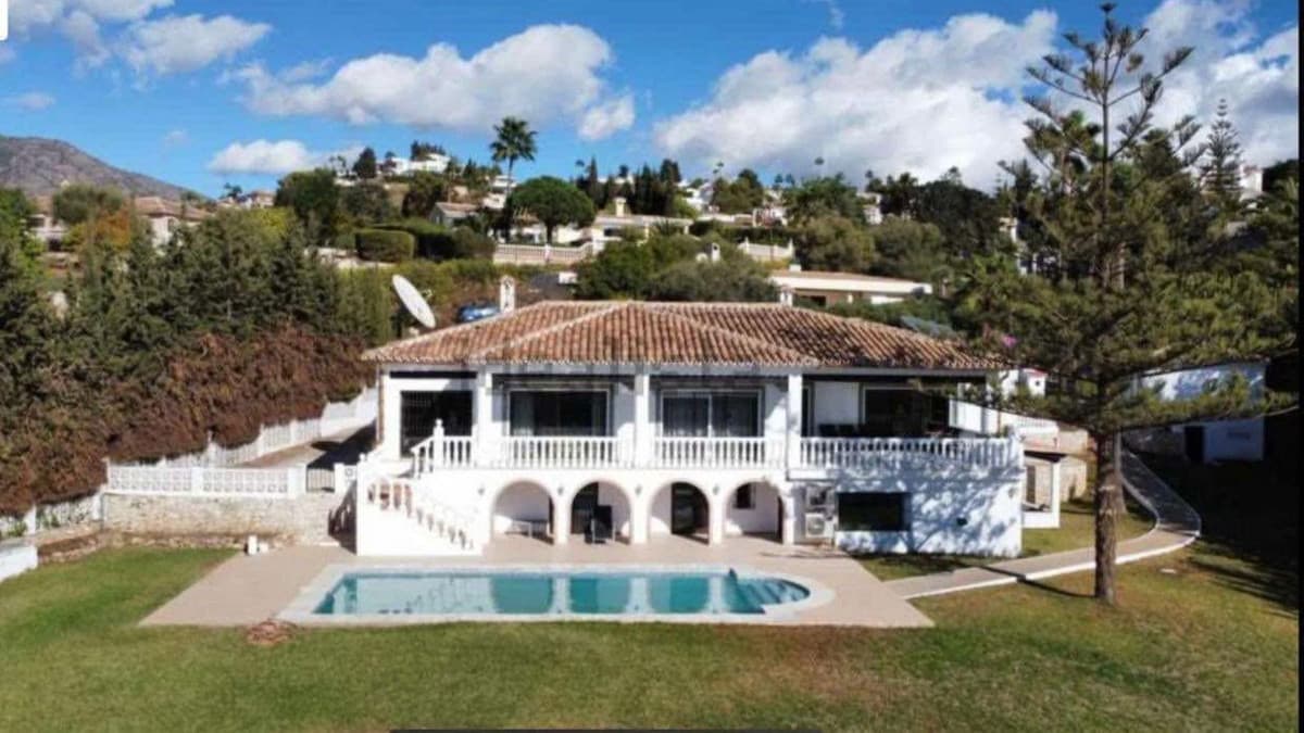 Detached Villa in Mijas — photo 1 of 10