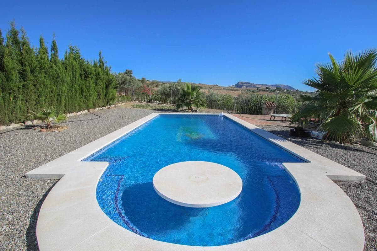 Detached Villa in Pizarra — photo 1 of 10