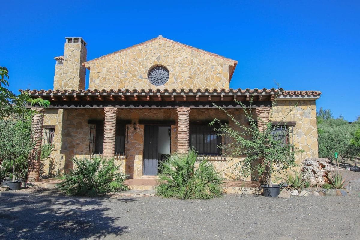 Detached Villa in Pizarra — photo 2 of 10