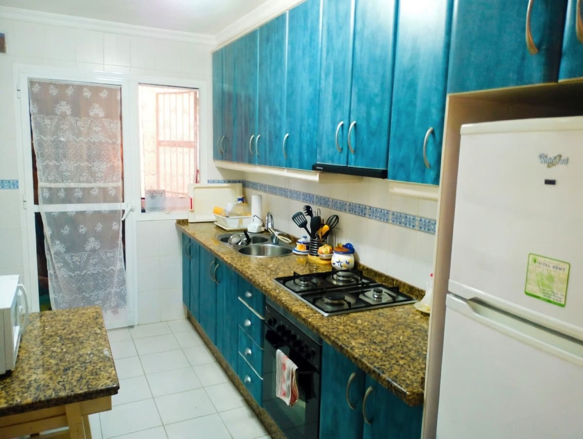 Middle Floor Apartment in Estepona — photo 4 of 10
