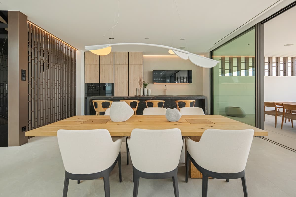 Semi-Detached House in The Golden Mile — photo 8 of 10
