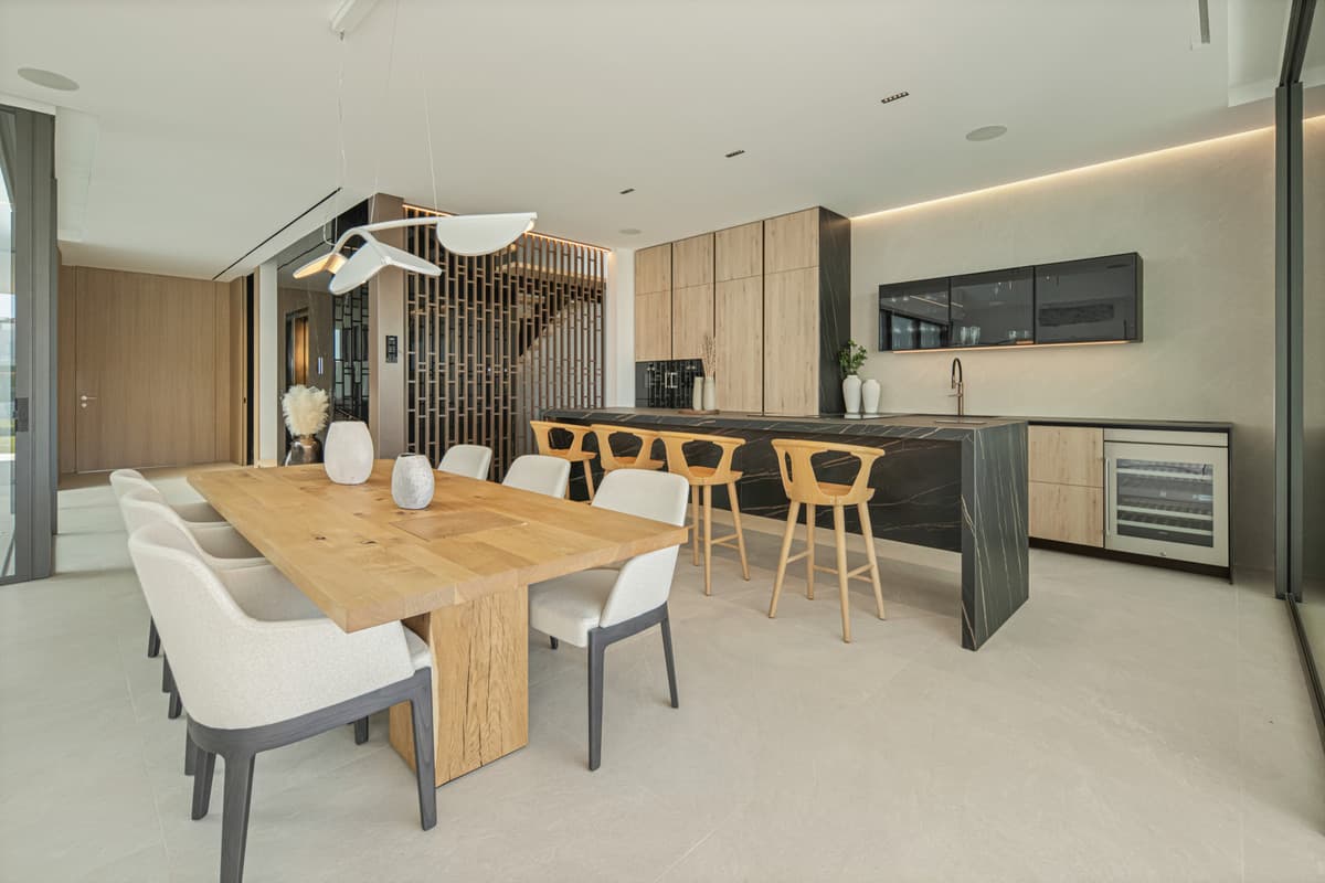 Semi-Detached House in The Golden Mile — photo 9 of 10