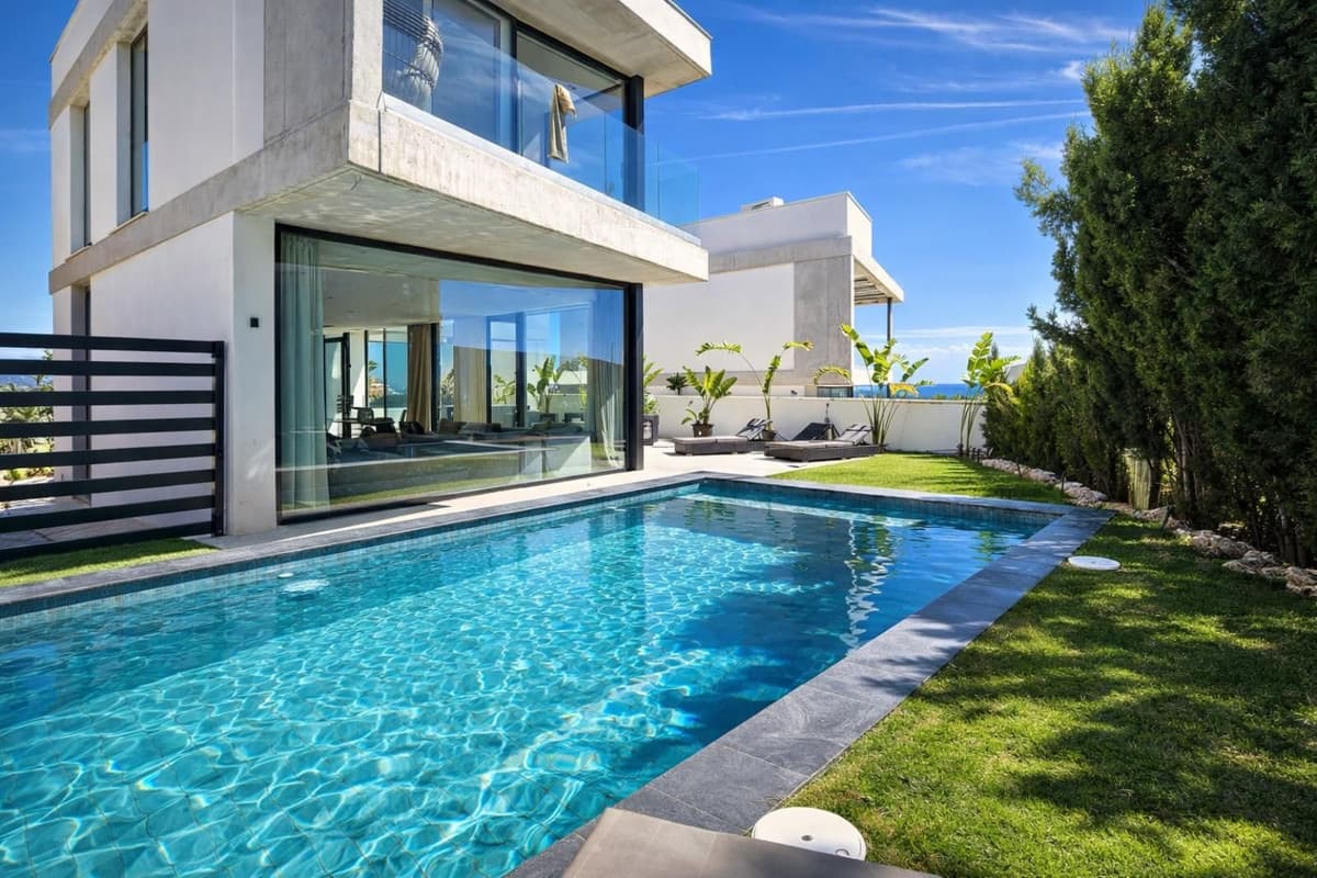 Detached Villa in Nueva Andalucía — photo 2 of 10
