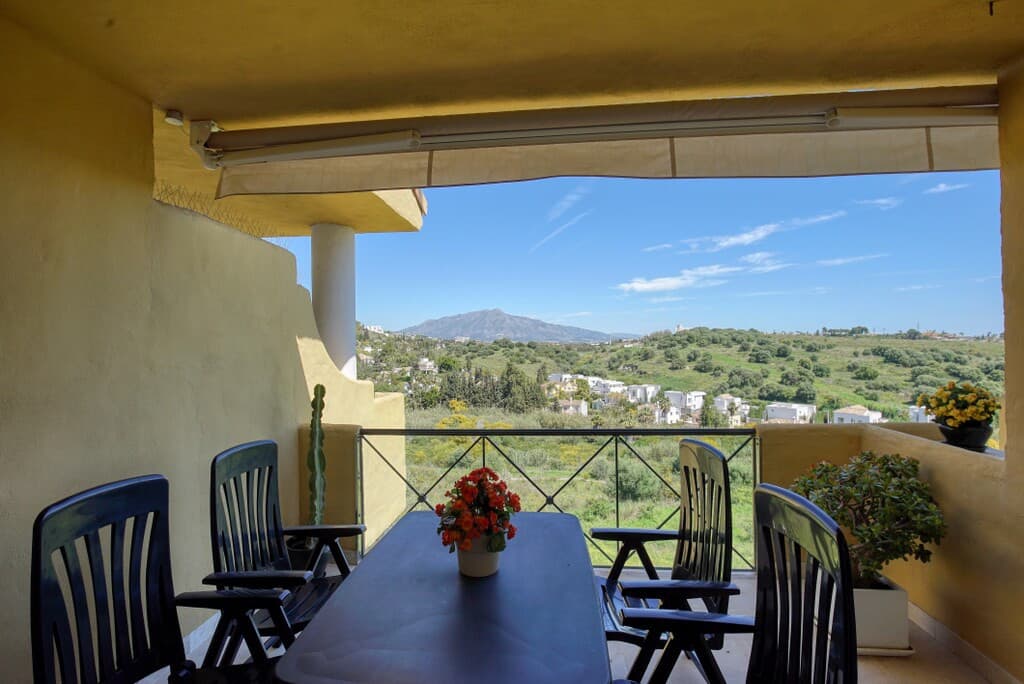 Penthouse Duplex in Bel Air — photo 8 of 10