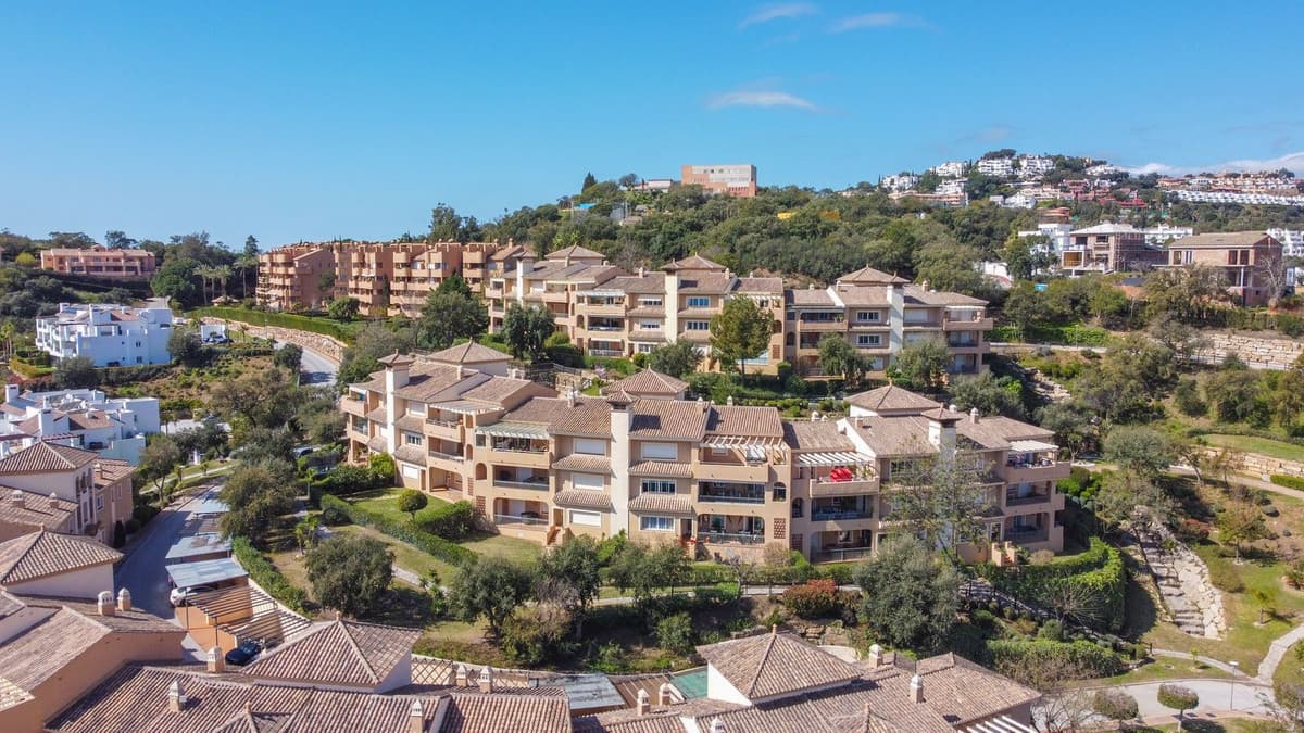 Ground Floor Apartment in Elviria — photo 1 of 10