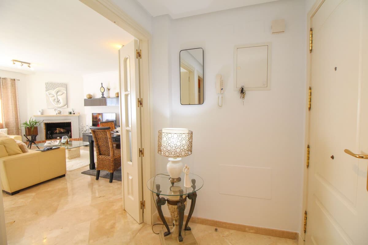 Ground Floor Apartment in Elviria — photo 7 of 10