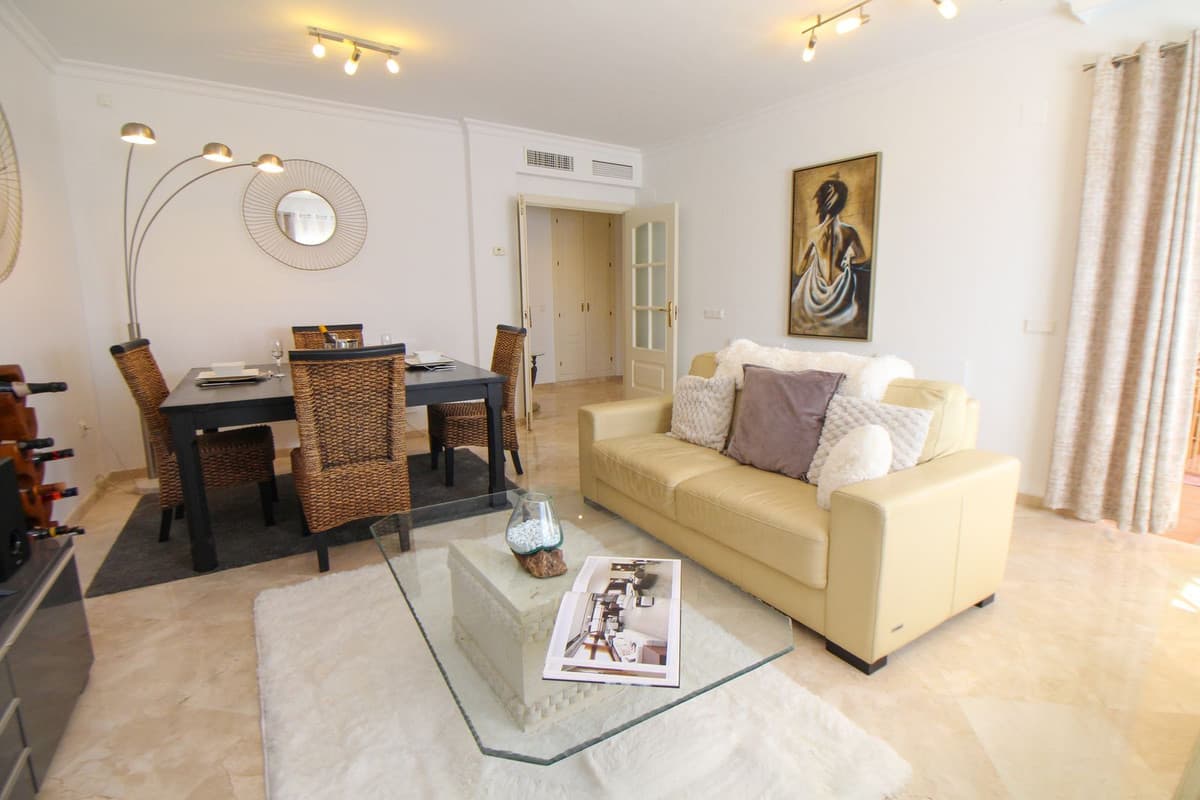Ground Floor Apartment in Elviria — photo 8 of 10
