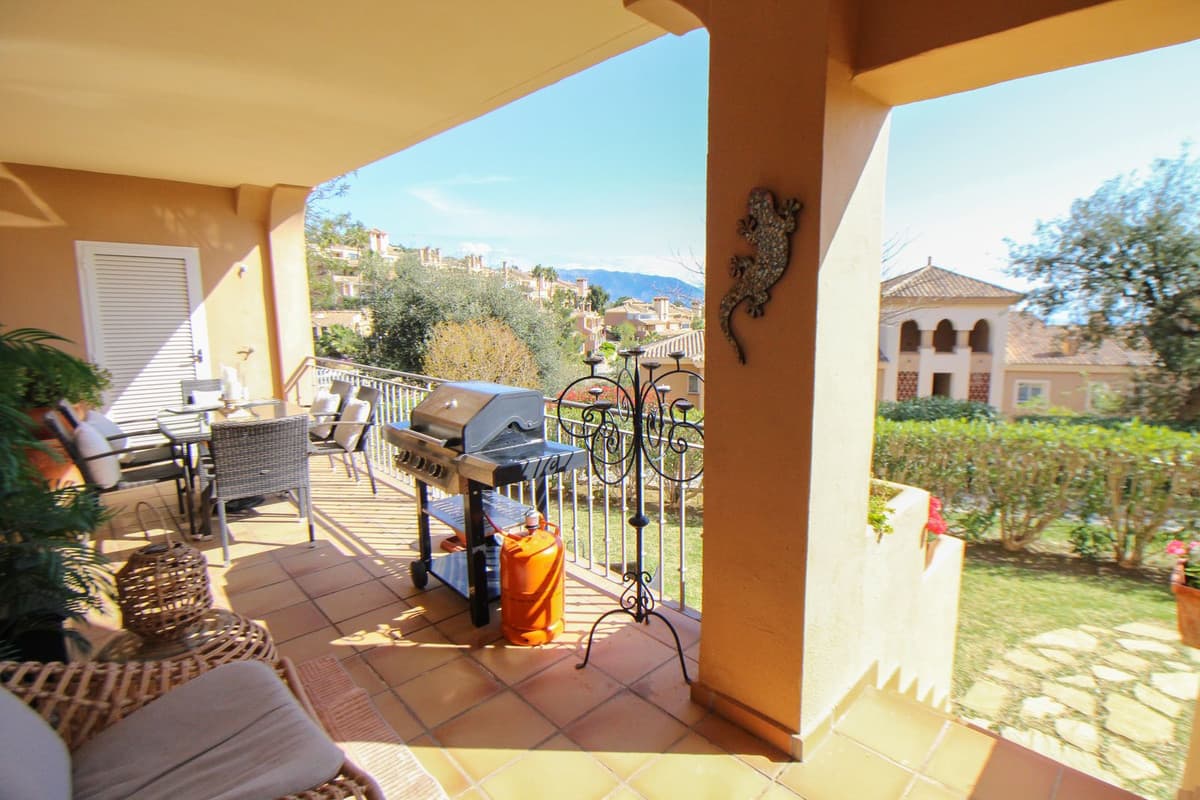 Ground Floor Apartment in Elviria — photo 9 of 10
