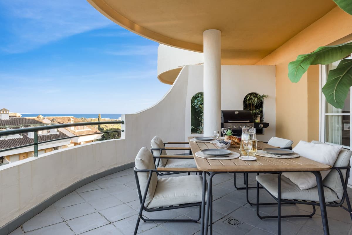 Duplex in Nueva Andalucía — photo 2 of 10
