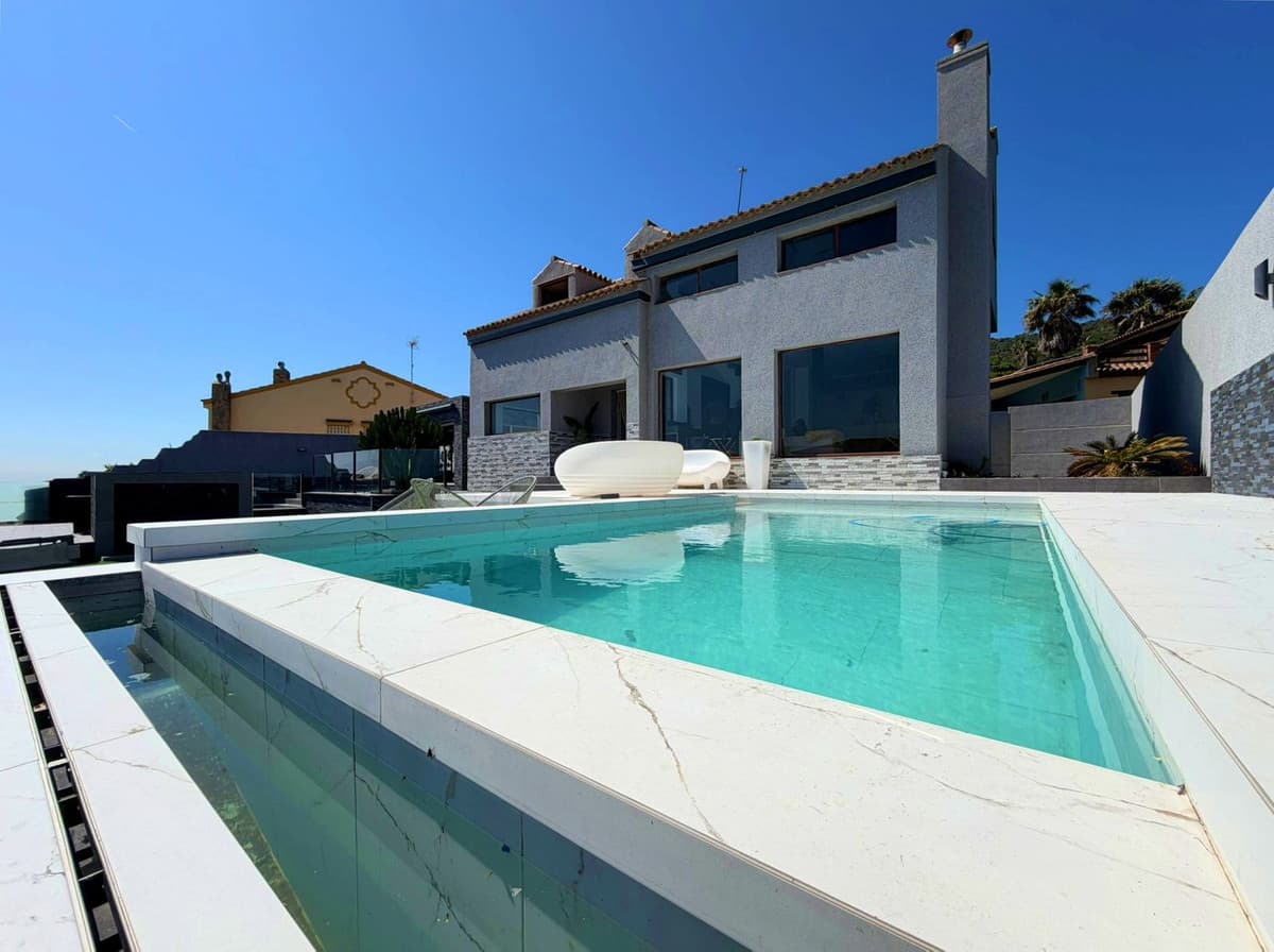 Detached Villa in Algeciras — photo 1 of 10