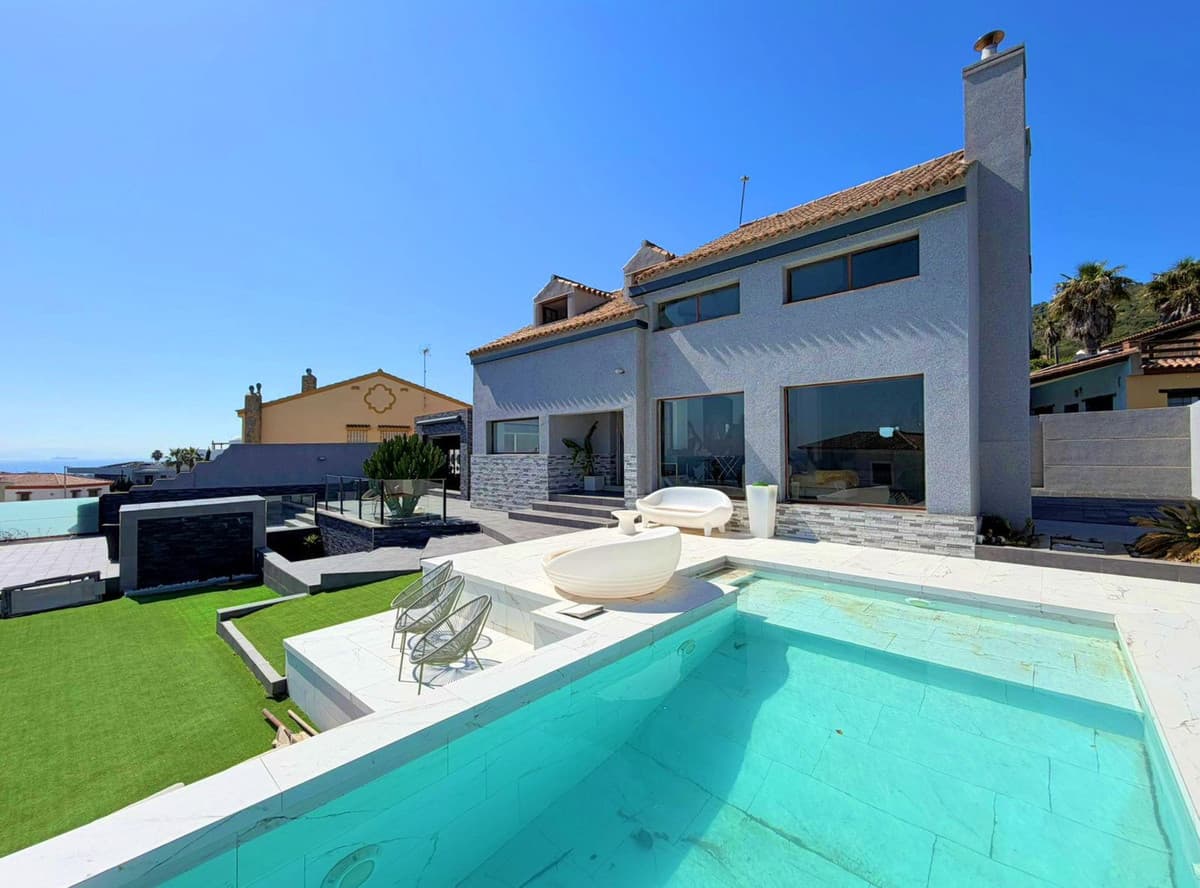 Detached Villa in Algeciras — photo 8 of 10