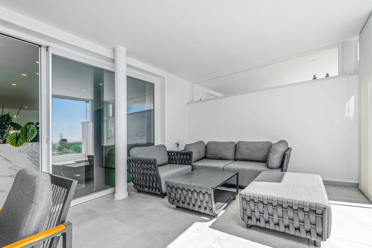 Middle Floor Apartment in Benalmadena Costa — photo 10 of 10