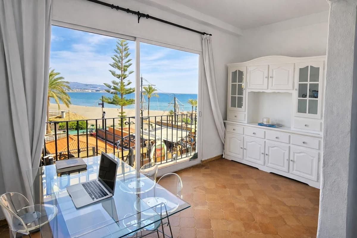 Middle Floor Apartment in Puerto Banús — photo 1 of 10