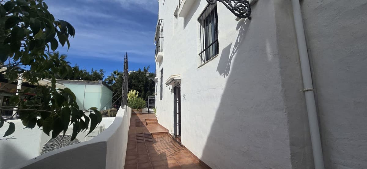 Middle Floor Apartment in Puerto Banús — photo 8 of 10