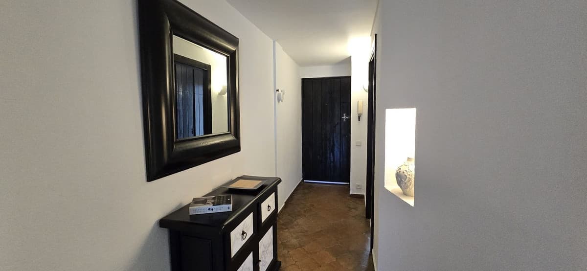 Middle Floor Apartment in Puerto Banús — photo 9 of 10