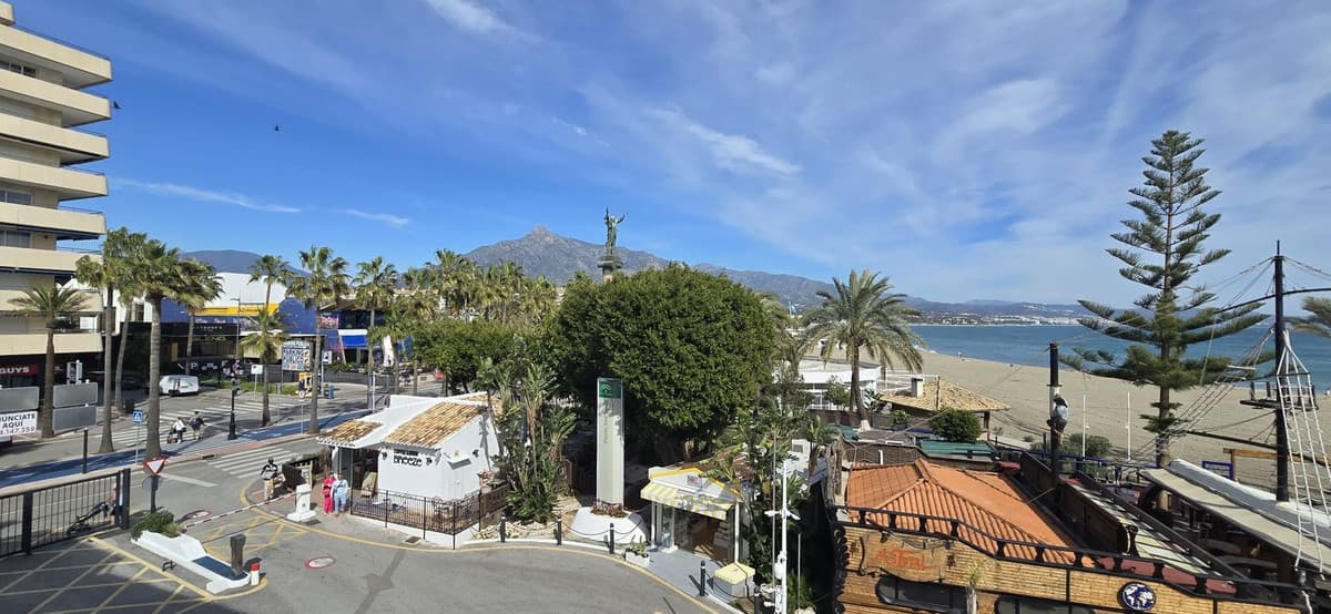 Middle Floor Apartment in Puerto Banús — photo 10 of 10