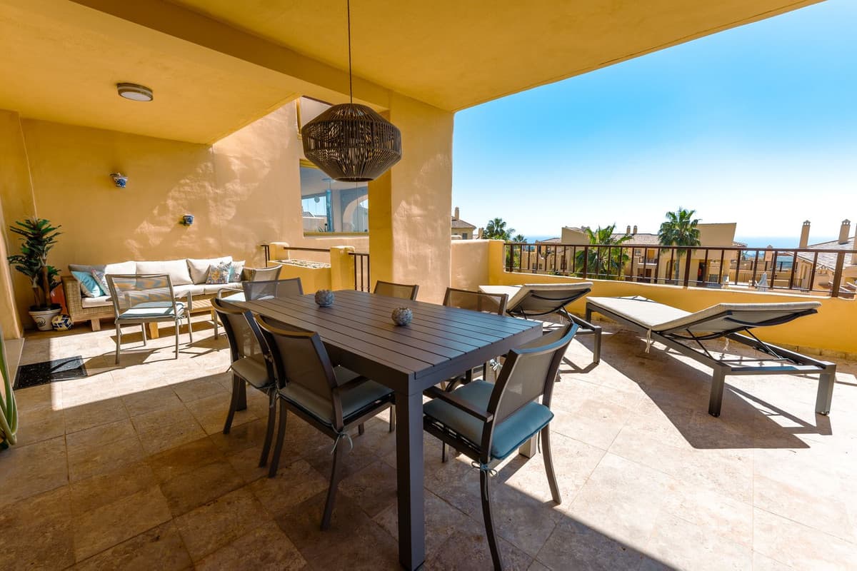 Middle Floor Apartment in Atalaya — photo 1 of 10