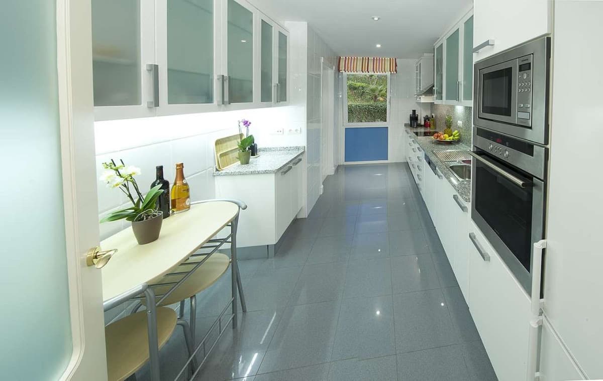 Ground Floor Apartment in Nueva Andalucía — photo 3 of 10